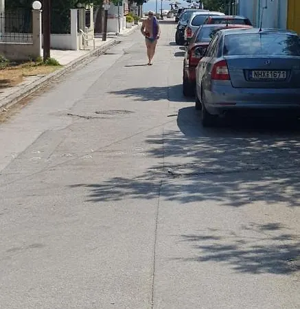 דירה With Two Near The *