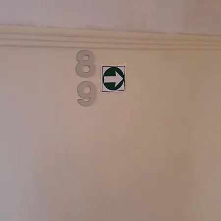 With Two Near The דירה אספרובלטה